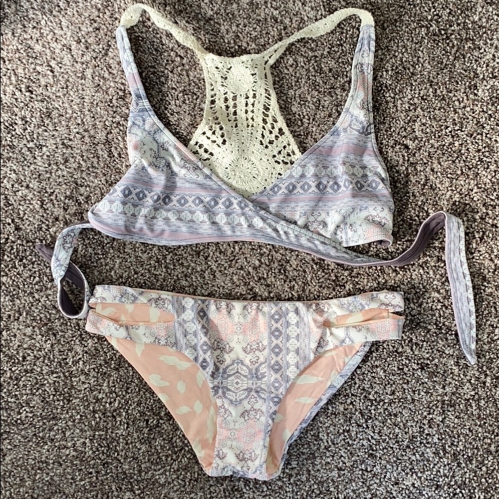 L space wrap swimsuit